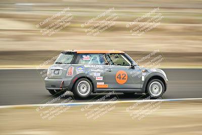 media/Jan-26-2025-CalClub SCCA (Sun) [[cfcea7df88]]/Group 5/Race/